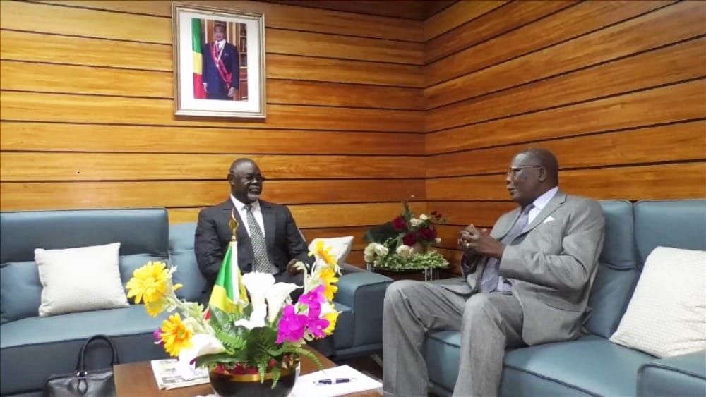 Gabon/ Le ministre de Mines signe un partenariat avec celui du Congo pour l’exploitation du fer
