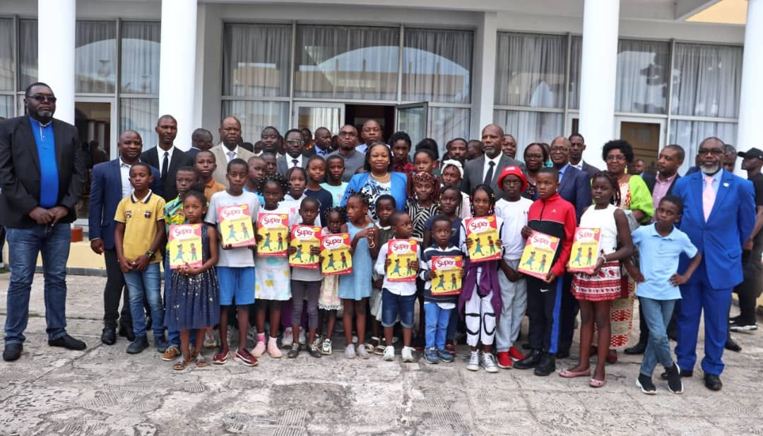 Remise du Matériel Scolaire par la Ministre de l’Education Nationale