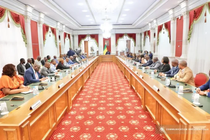 échange oligui nguema avec le syndicat de la santé