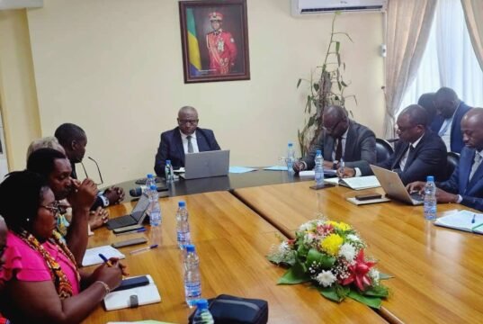 Fonction publique : « Pas seulement les enseignants »