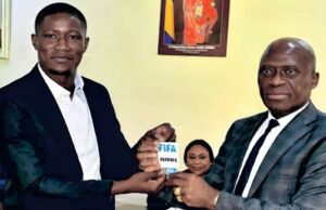 Football : quatorze arbitres reçoivent leur badge FIFA