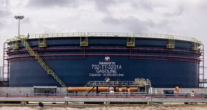 Dangote Renforce la Sécurité Énergétique en Afrique avec l’Exportation de 456 000 Tonnes de Carburants vers 5 Pays