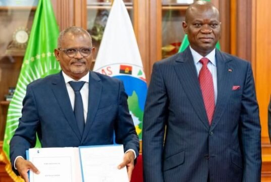 Gabon : le départ de Colas consacre l’ascension du capital local et redessine le secteur stratégique des infrastructures