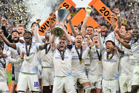 Ligue Europa : Aston Villa surclasse Fribourg et offre à Unai Emery un exploit historique