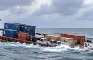 Port-Gentil : la barge Santos sombre au large de l’île Mandji, l’équipage sain et sauf