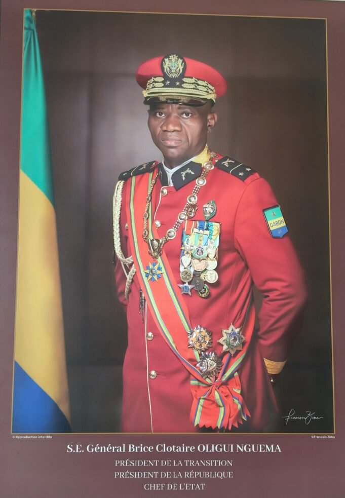 Gabon : le portrait officiel de la transition encore affiché dans plusieurs administrations