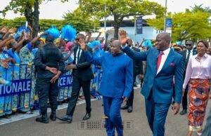 Libreville : arrivée remarquée du président burundais pour un rendez-vous majeur à la Cité de la Démocratie