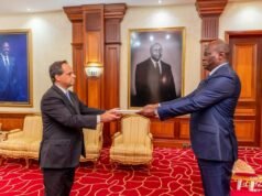 Oligui Nguema renforce l’ouverture du Gabon au monde avec l’accréditation de cinq nouveaux ambassadeurs.