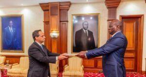 Oligui Nguema renforce l’ouverture du Gabon au monde avec l’accréditation de cinq nouveaux ambassadeurs.