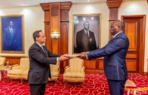 Oligui Nguema renforce l’ouverture du Gabon au monde avec l’accréditation de cinq nouveaux ambassadeurs.