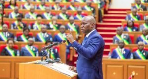 Réforme majeure au Gabon : Oligui Nguema confie jusqu’à 10 % des recettes de l’État aux collectivités