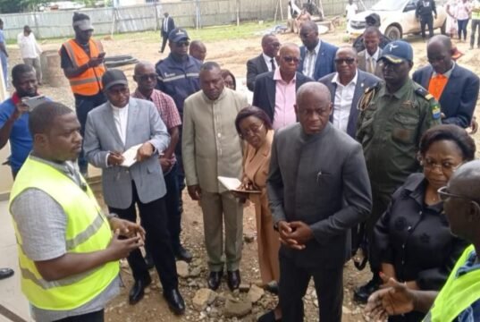 À 74 jours de la Fête de la Libération, le Vice-Président du Gouvernement visite Makokou en plein chantier