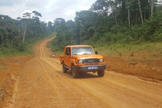 Oyem : après des années d’attente, les routes du canton Nyè retrouvent enfin une seconde vie