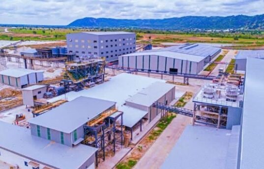 Le Nigeria inaugure la plus grande usine de traitement du lithium d’Afrique de l’Ouest