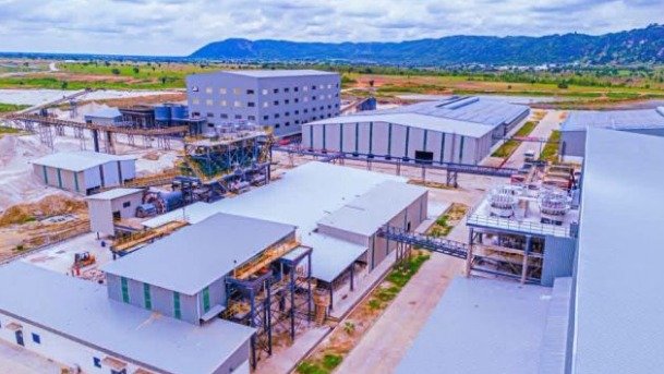 Le Nigeria inaugure la plus grande usine de traitement du lithium d’Afrique de l’Ouest