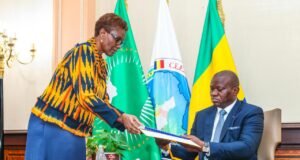 Gabon : Brice Clotaire Oligui Nguema reçoit le bilan provisoire du Recensement général de la population.