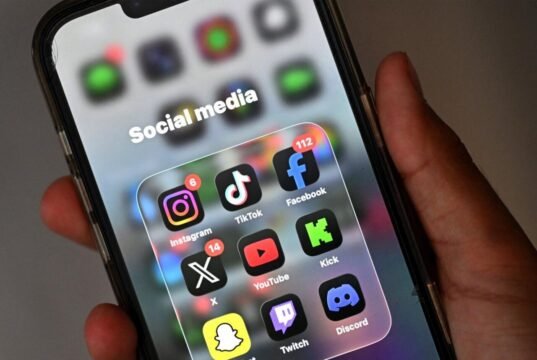 Gabon : TikTok suspend 4 352 comptes et renforce sa coopération avec les autorités