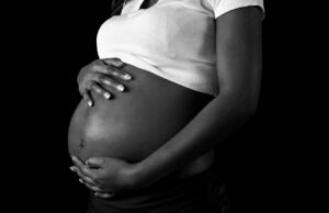 Grossesse : pourquoi les moustiques piquent davantage les femmes enceintes