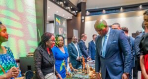 Diaspora gabonaise : à Paris, Brice Clotaire Oligui Nguema appelle les Gabonais de l’étranger à prendre part à la construction de la 5e République