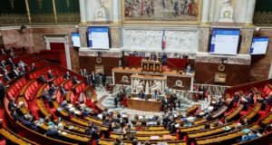 France : le Parlement adopte définitivement l’interdiction des réseaux sociaux pour les moins de 15 ans