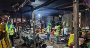 Moanda : l’AGASA intensifie les contrôles nocturnes des points de restauration de rue