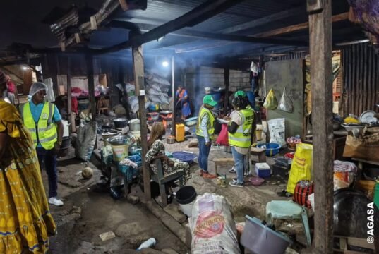 Moanda : l’AGASA intensifie les contrôles nocturnes des points de restauration de rue