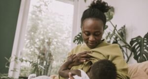 Semaine mondiale de l’allaitement : où se situe le Gabon dans la protection des nourrissons ?