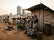 Gabon : 750 000 personnes vivent dans la pauvreté, pourquoi la richesse du pays ne profite-t-elle pas à tous ?