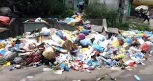 Grand Libreville : le vice président du gouvernement Hermann Immongault donne trois mois aux maires pour faire disparaître les ordures