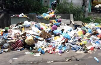 Grand Libreville : le vice président du gouvernement Hermann Immongault donne trois mois aux maires pour faire disparaître les ordures