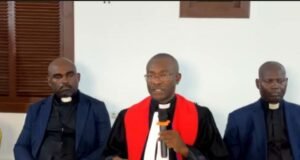 Crise à l’Eglise Évangélique du Gabon : le Pasteur Jean Daniel Allogo Essimengane rejette le comité de sortie de crise et maintient la reprise des activités