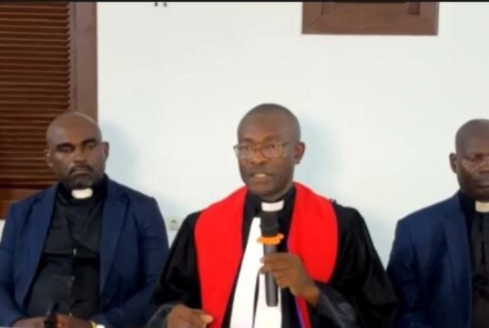 Crise à l’Eglise Évangélique du Gabon : le Pasteur Jean Daniel Allogo Essimengane rejette le comité de sortie de crise et maintient la reprise des activités
