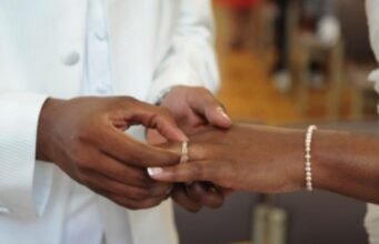 Près de 4 500 filles mariées avant 18 ans au Gabon : quel avenir pour ces jeunes filles ?