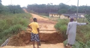 Haut Ogooué : Aboumi désormais isolée après l’effondrement d’une partie de la route, les habitants interpellent les autorités sur l’urgence de la situation