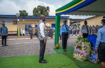 Port Gentil : Oligui Nguema honore la mémoire du Colonel Jean Délis Makita, tombé en service