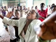 Gabon : à Libreville, les bars, maquis et églises continuent de faire du bruit malgré l’interdiction de dépasser 85 décibels
