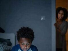 Santé de l’enfant : trop d’écrans peuvent retarder le langage et perturber le comportement, voici comment protéger son développement