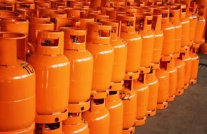 Makouké : malgré la réglementation, la bouteille de gaz de 12,5 kg passe à 6 000 FCFA, les ménages paient le prix des difficultés d’acheminement