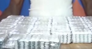 Gabon : Lookman, présumé fournisseur de tramadol, arrêté à Port Gentil dans une affaire de trafic pouvant rapporter plus de 25 millions de FCFA par mois