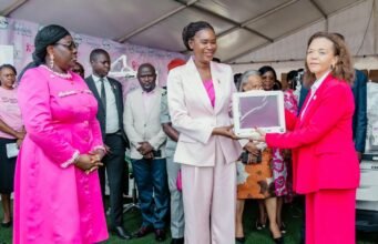 Octobre Rose 2026 : la Première Dame Zita Oligui Nguema renforce les capacités de la Fondation Jeanne Ebori avec une importante dotation en équipements médicaux