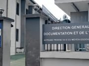 Lambaréné : de faux agents de la DGDI piègent les familles avec de fausses promesses de libération et leur réclament de l’argent par transfert mobile