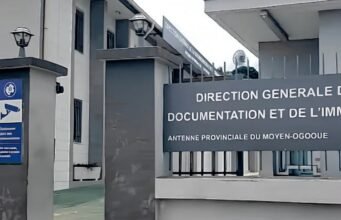 Lambaréné : de faux agents de la DGDI piègent les familles avec de fausses promesses de libération et leur réclament de l’argent par transfert mobile