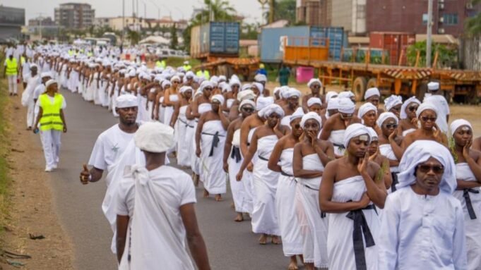 Gabon : contes, rites et traditions en danger face au numérique, comment préserver l’héritage culturel des générations futures ?
