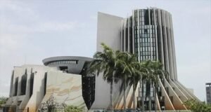 Gabon : 71 permis miniers retirés du circuit privé, l’État reprend la main sur l’exploitation de l’or