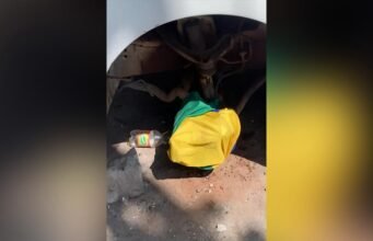 Gabon : arrêté pour avoir utilisé le drapeau national lors d’une réparation, le mécanicien se défend : « Je ne savais pas que c’était interdit »