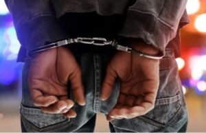 Libreville : il vend un terrain à 5 millions FCFA à un ressortissant malien, réclame 20 millions de plus puis cambriolе son acheteur