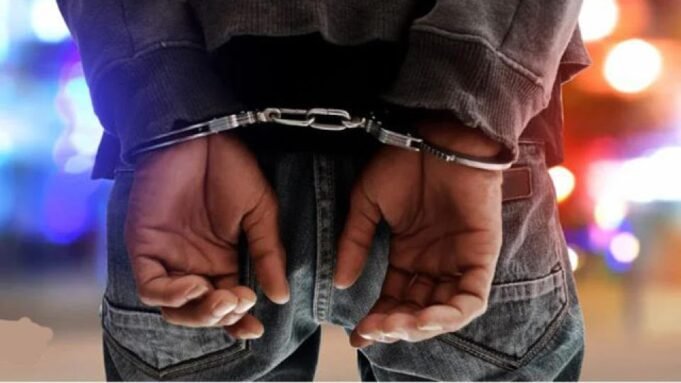 Libreville : il vend un terrain à 5 millions FCFA à un ressortissant malien, réclame 20 millions de plus puis cambriolе son acheteur