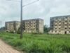 Gabon : à Koulamoutou, des logements vieux de 50 ans se dégradent et plongent les enseignants dans des conditions de vie difficiles