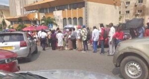 Gabon : 964 milliards FCFA pour payer les fonctionnaires en 2027, l’État fixe un plafond de 121 520 agents