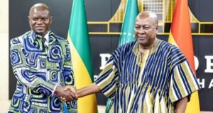 De Libreville à Accra : l’ambition d’Oligui Nguema inspire le Ghana, qui veut mettre fin aux exportations de minerais bruts d’ici 2030